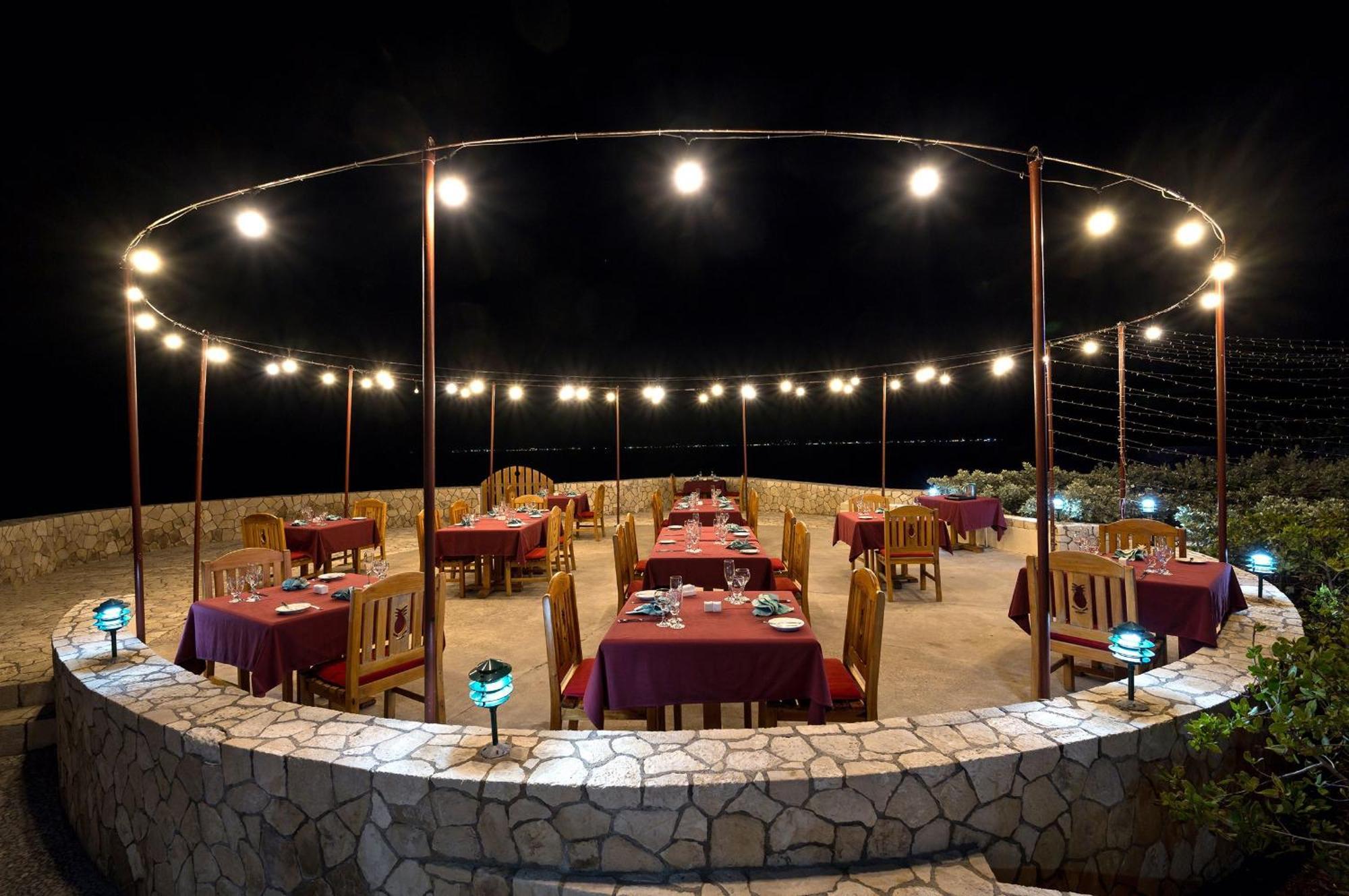 Ocean Cliff Hotel Negril Limited - Adults Only Esterno foto