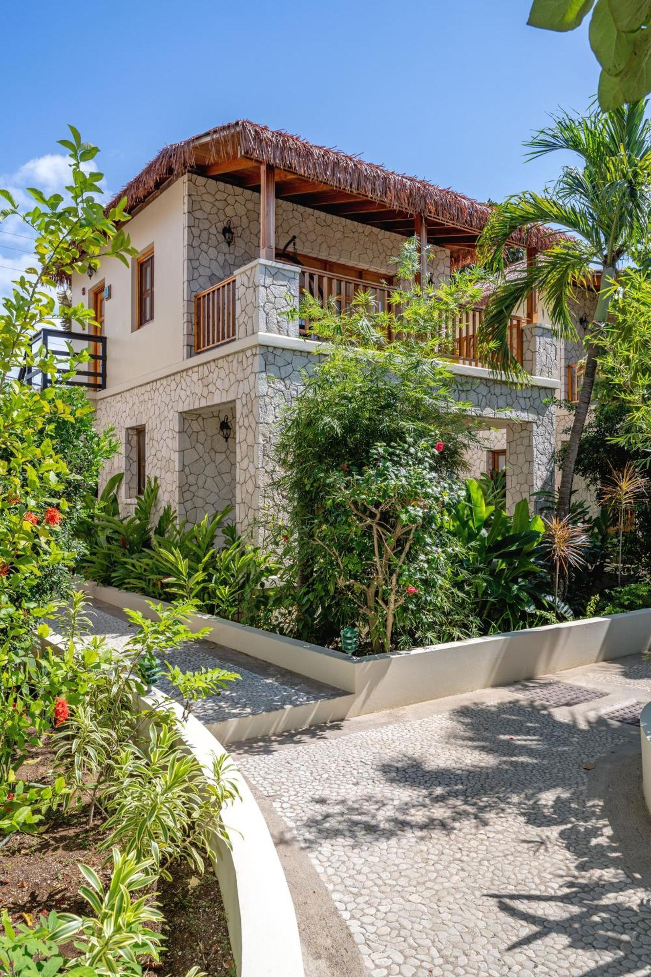 Ocean Cliff Hotel Negril Limited - Adults Only Esterno foto